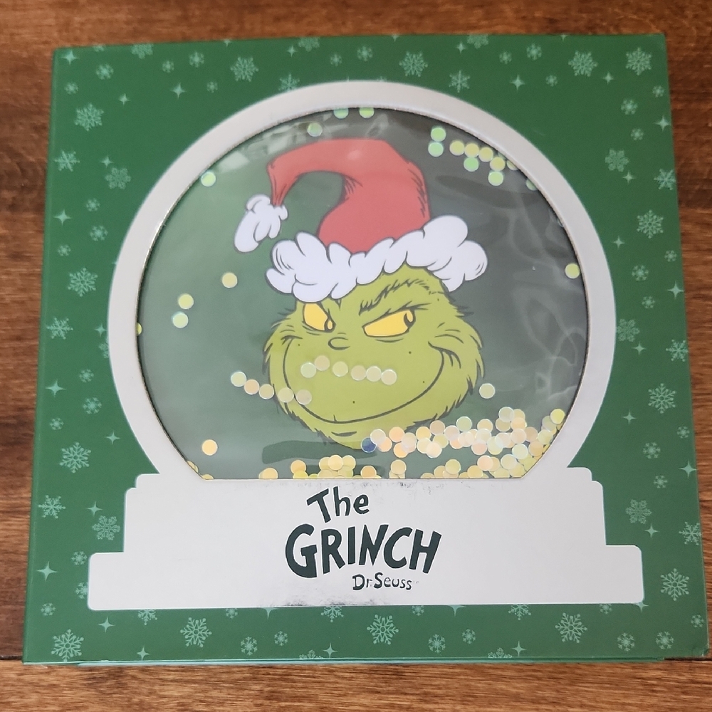 2 Pair of Dr. Seuss Grinch Fuzzy House Socks With Snowglobe Gift Box